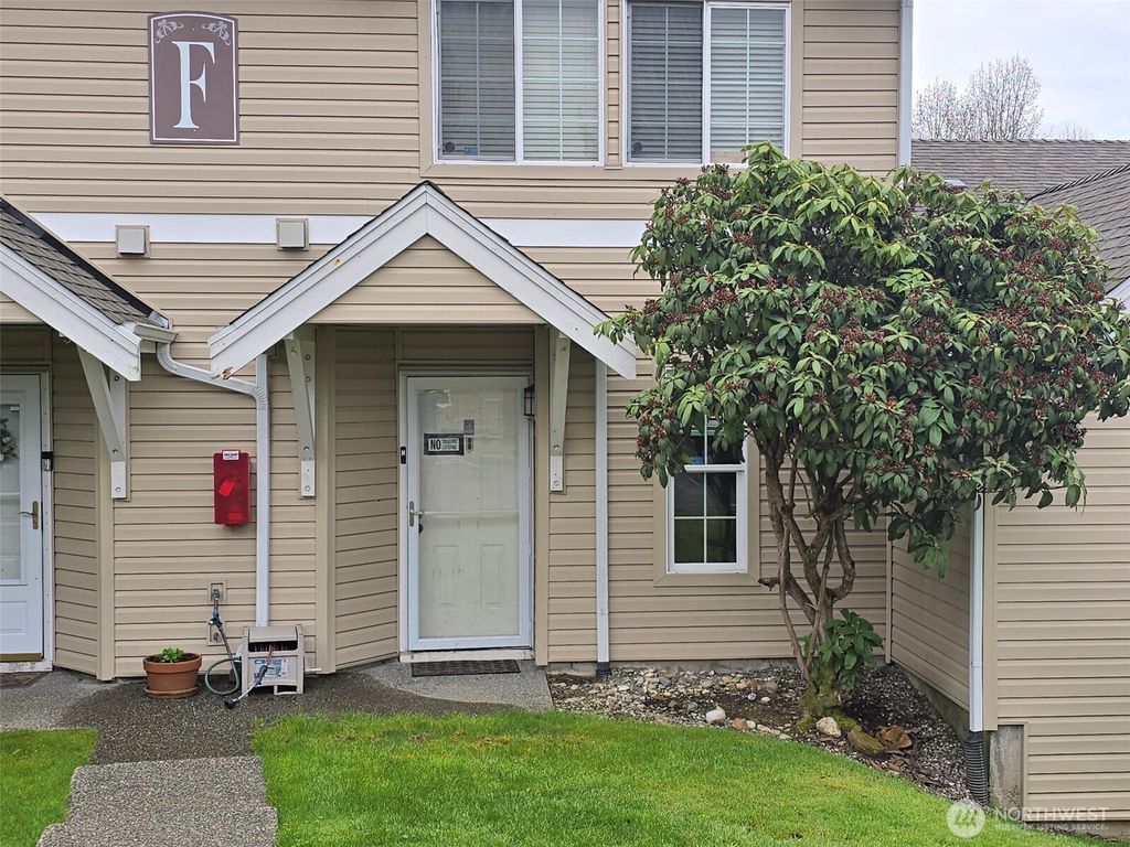 Photo of 2100 S 336th Street #F4, Federal Way, WA 98009 (MLS # 2502570)