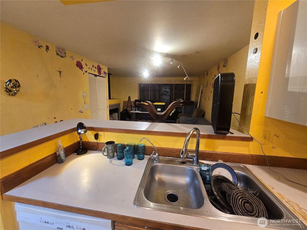 Photo of 2100 S 336th Street #F4, Federal Way, WA 98009 (MLS # 2502570)