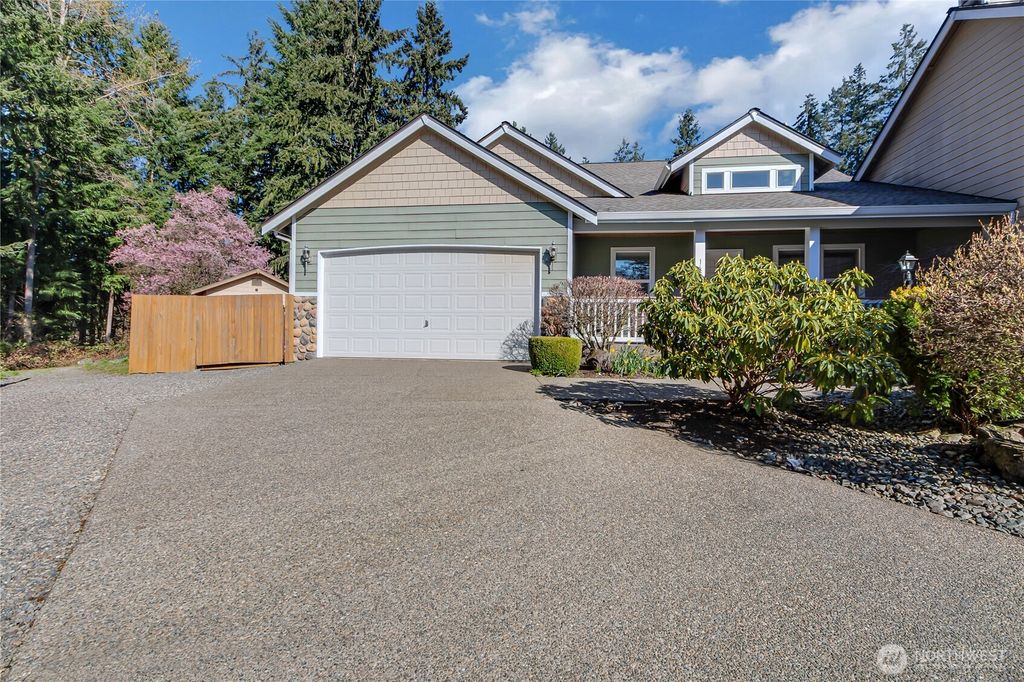 Photo of 16719 14th Avenue Ct S, Spanaway, WA 98387 (MLS # 2497473)