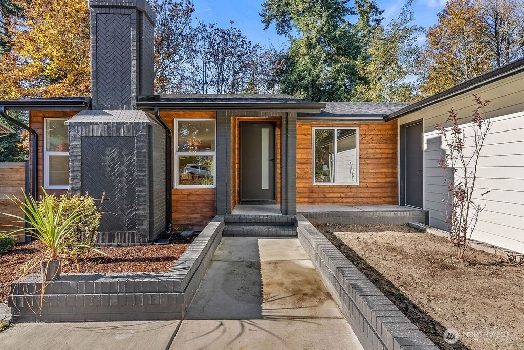Photo of 33103 30th Avenue SW, Federal Way, WA 98023 (MLS # 2351979)