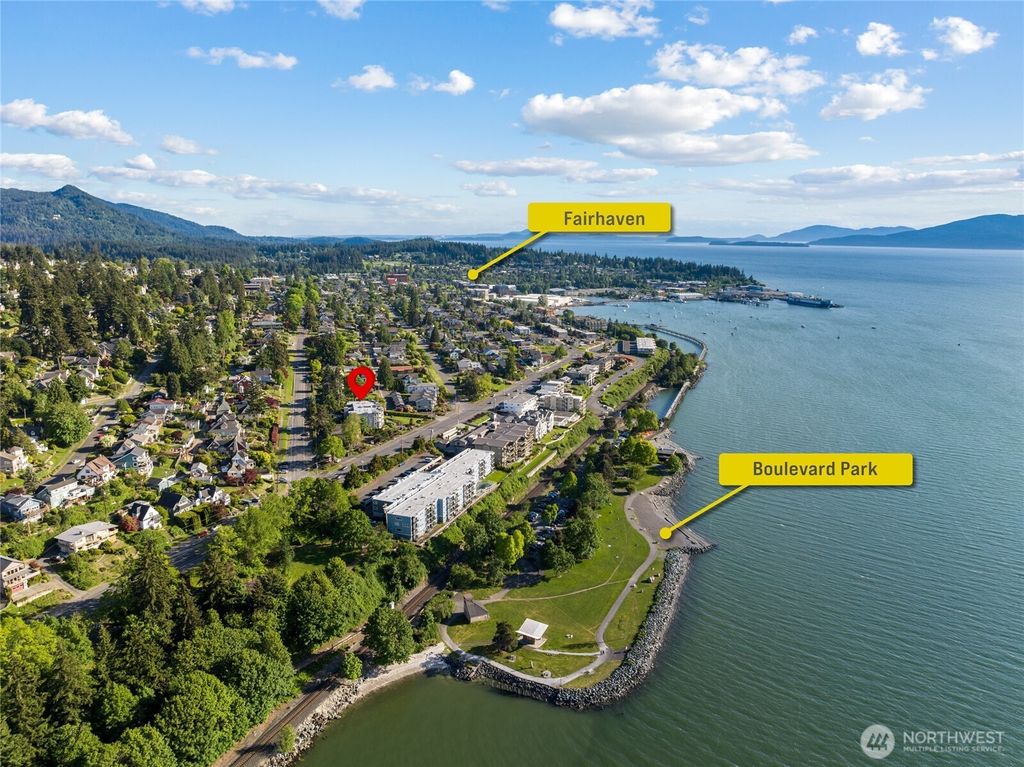 Photo of 424 14th Street #101, Bellingham, WA 98225 (MLS # 2527151)