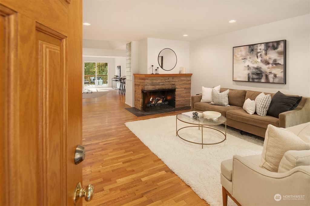 Photo of 1549 NE 105th Street, Seattle, WA 98125 (MLS # 2004044)