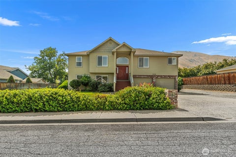 Photo of 2208 Ashley Brooke, Wenatchee, WA 98801 (MLS # 2562771)
