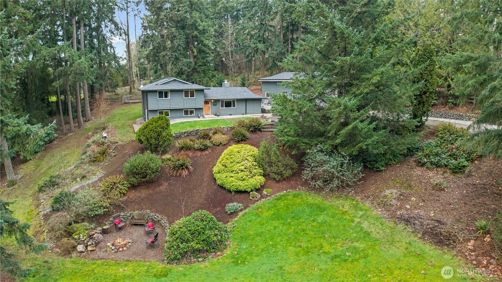 Photo of 16305 44th Street Ct E, Lake Tapps, WA 98391 (MLS # 2472624)