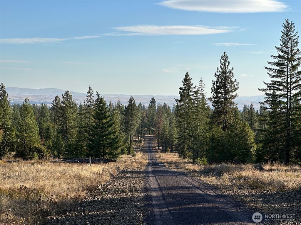Photo of 0 000 Skylar Drive, Goldendale, WA 98620 (MLS # 2463977)