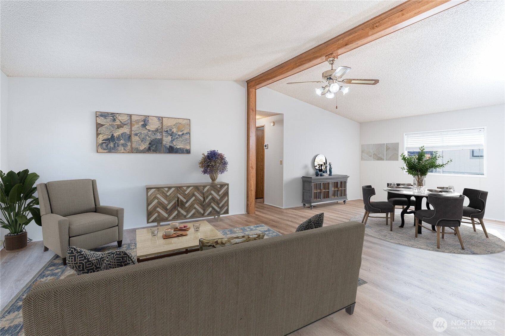 579 NW Silver Glen Lane