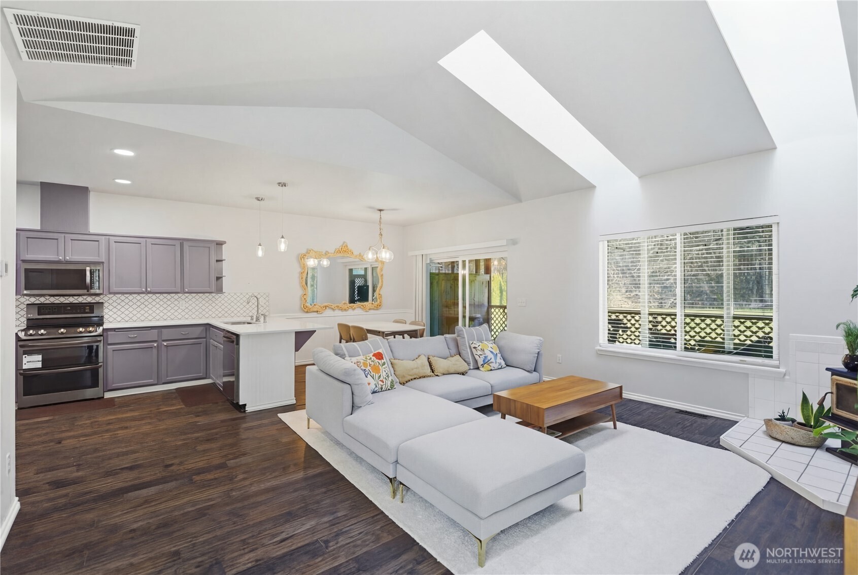 14111 95th Avenue NW