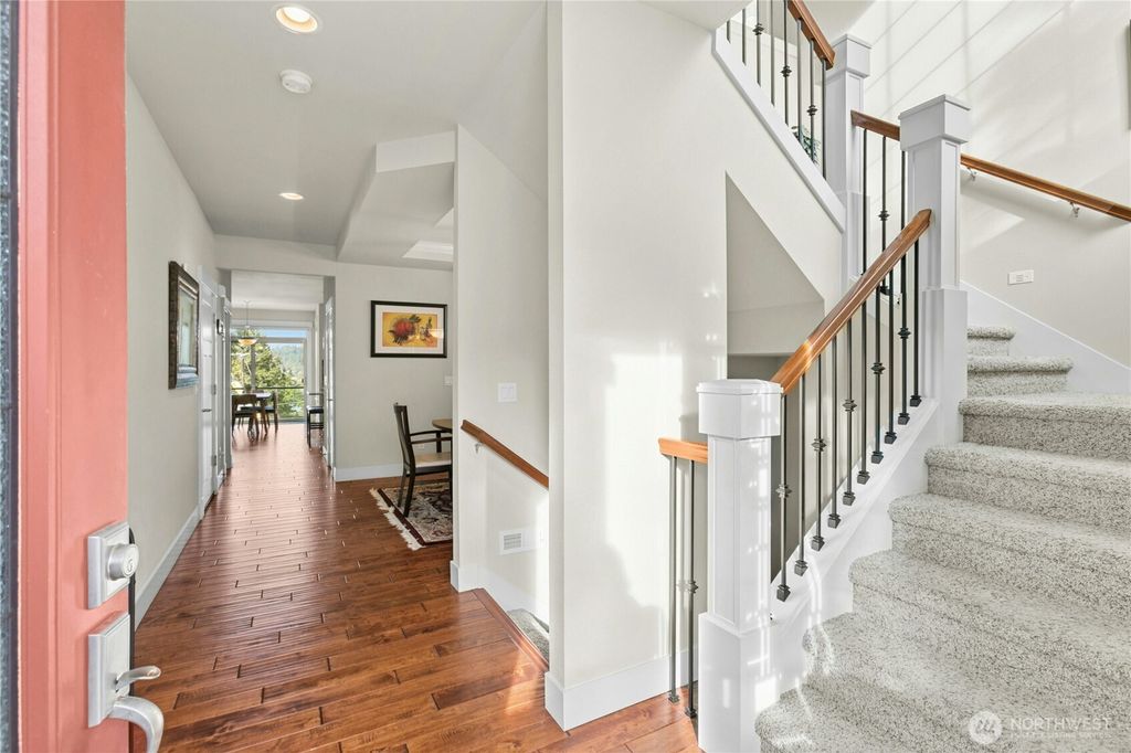 Photo of 2744 NW Pine Cone Place, Issaquah, WA 98027 (MLS # 2492606)