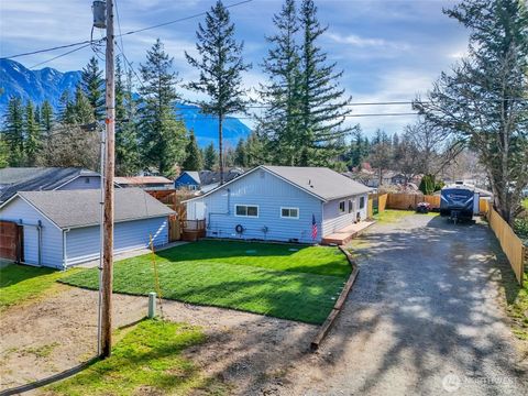 Photo of 212 7th Street, Gold Bar, WA 98251 (MLS # 2499595)