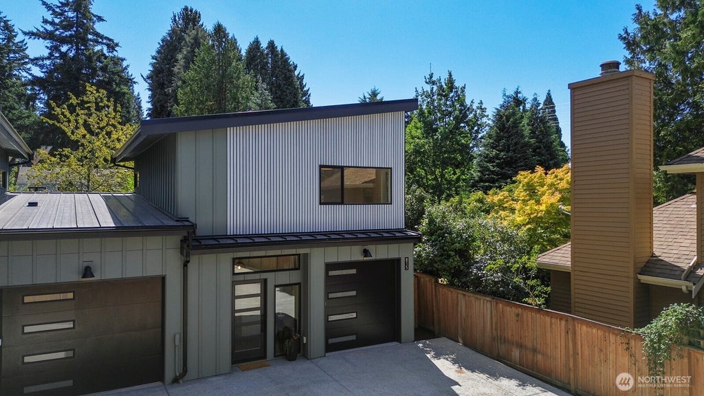 Photo of 815 NE 100th Street, Seattle, WA 98125 (MLS # 2574060)