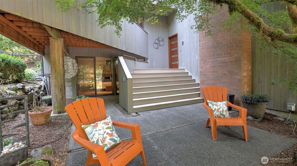 Photo of 14229 SE 213th Street, Kent, WA 98042 (MLS # 2452717)