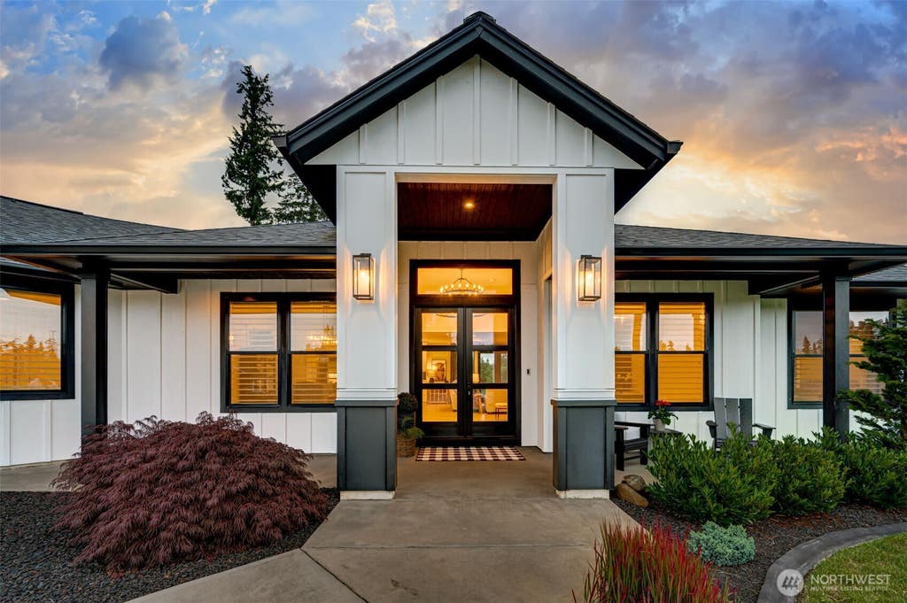 Photo of 260 Bullhead Drive, Castle Rock, WA 98611 (MLS # 2547914)