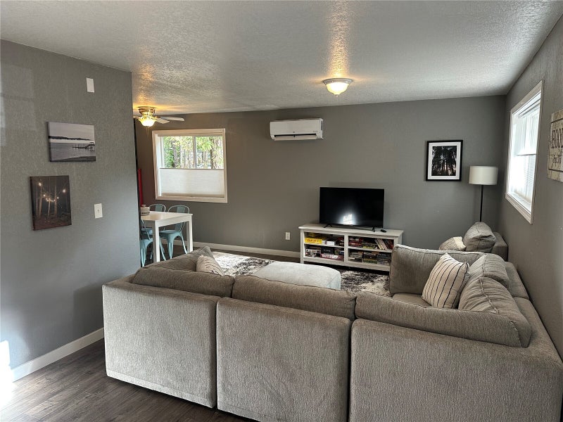 141 N Rainbow Way W