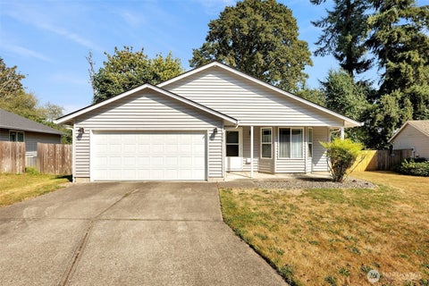 Photo of 214 SE 11th Circle, Battle Ground, WA 98604 (MLS # 2565844)