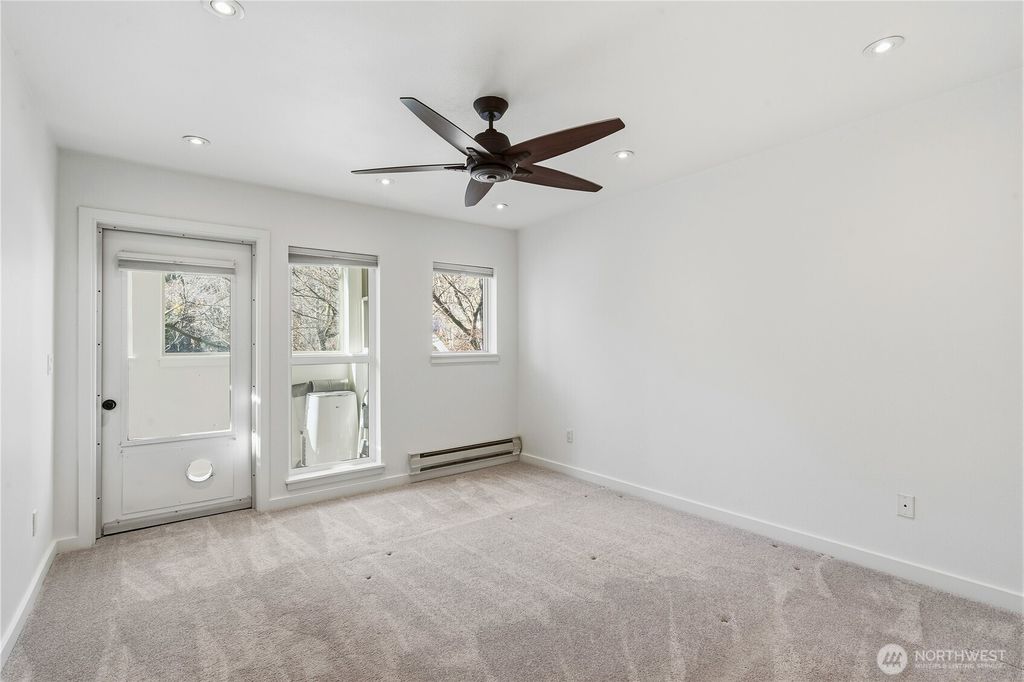 Photo of 701 Galer St St #609, Seattle, WA 98109 (MLS # 2479217)