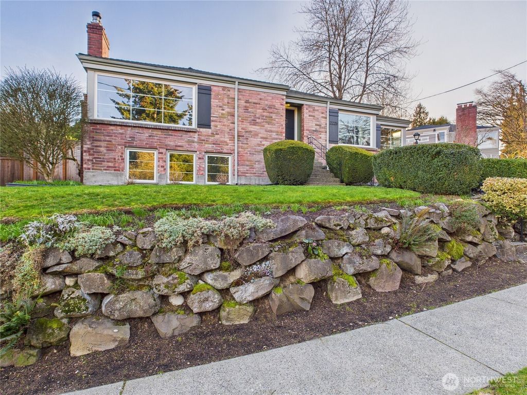 Photo of 2225 NE 80th Street, Seattle, WA 98115 (MLS # 2338827)