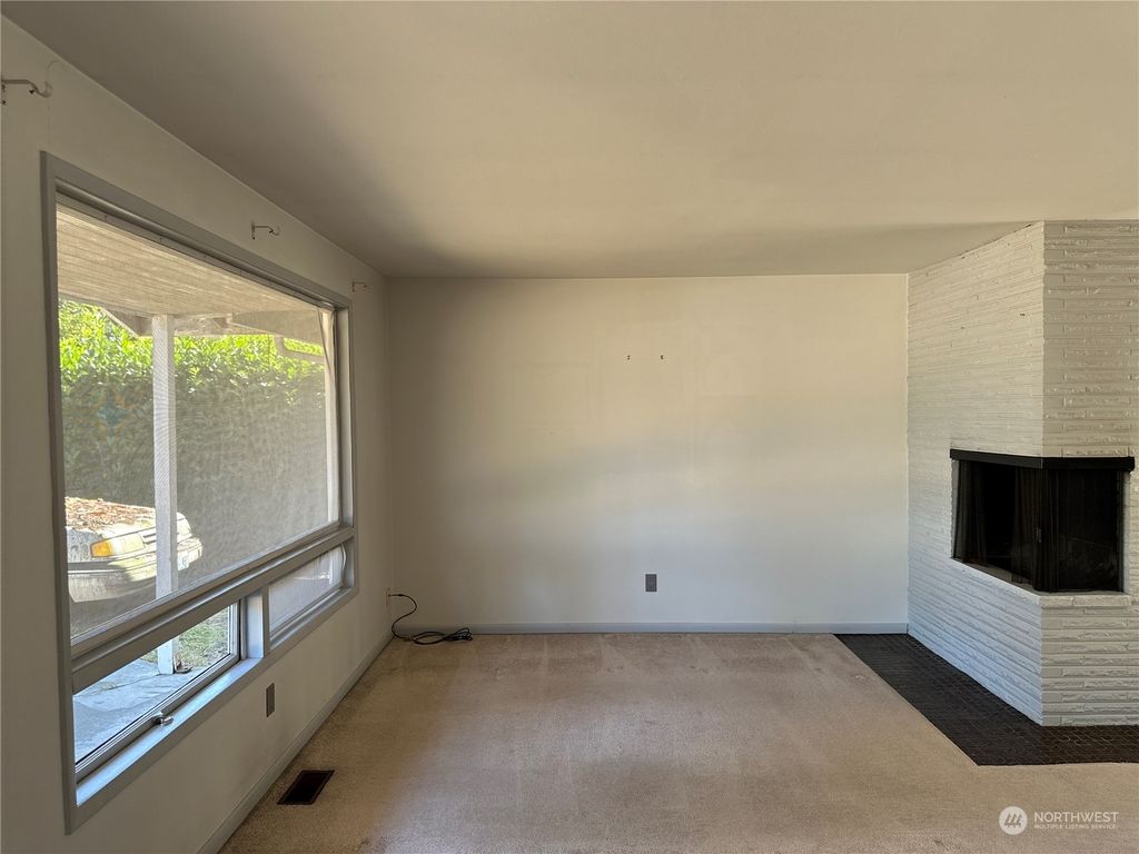 Photo of 6316 181st Place SW, Lynnwood, WA 98037 (MLS # 2147885)