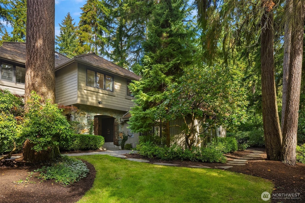 Photo of 11726 NE 41st Street, Kirkland, WA 98033 (MLS # 2589824)