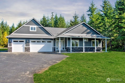 Photo of 800 Barbara Lane, Centralia, WA 98531 (MLS # 2527835)