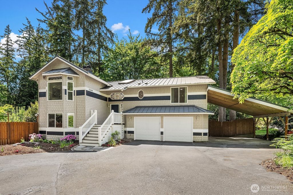 Photo of 21509 SE 23rd Street, Sammamish, WA 98075 (MLS # 2526333)