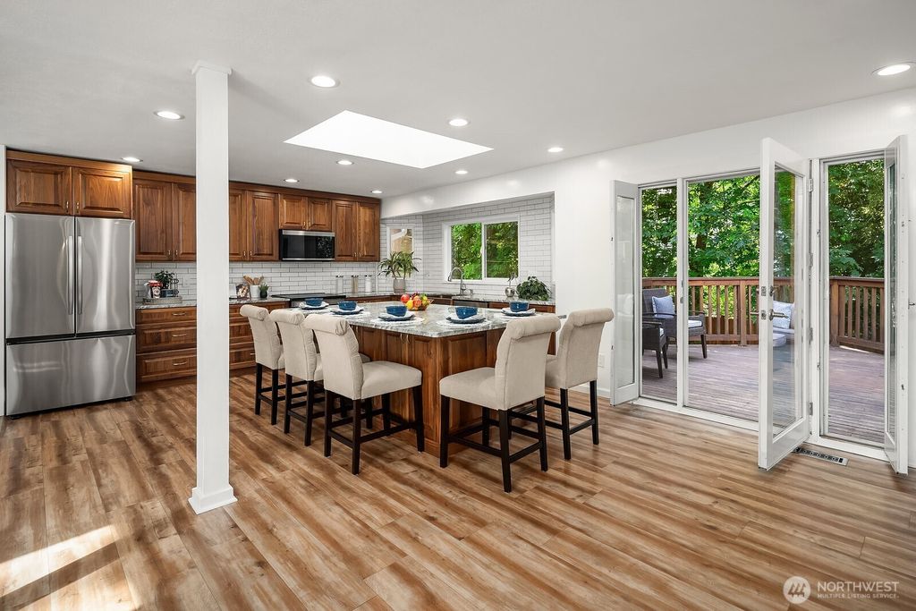 Photo of 21509 SE 23rd Street, Sammamish, WA 98075 (MLS # 2526333)