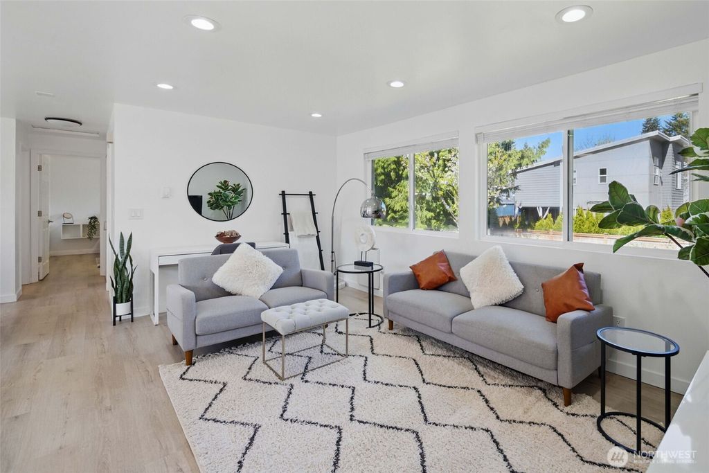 Photo of 609 212th Street SW, Bothell, WA 98021 (MLS # 2359763)