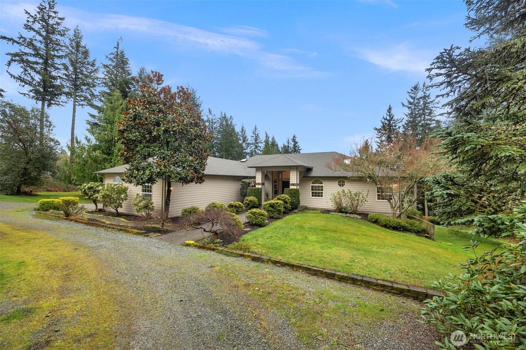 Photo of 6733 115th Street NW, Marysville, WA 98271 (MLS # 2497652)