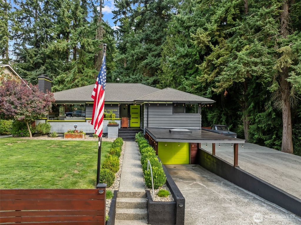 Photo of 411 58th Street SE, Everett, WA 98203 (MLS # 2428102)