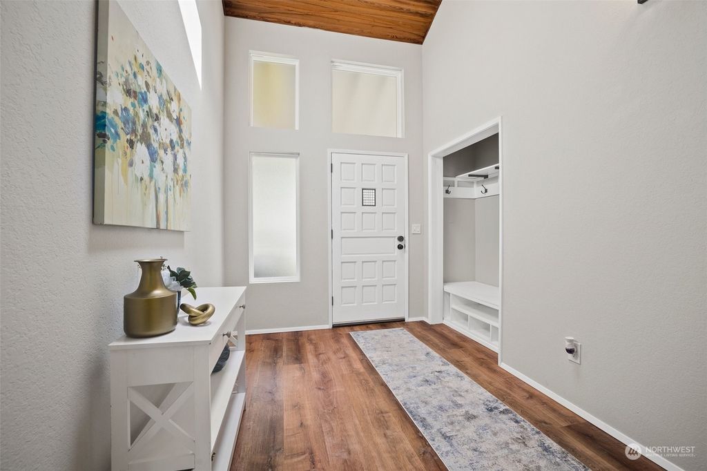 Photo of 1907 Rolling Hills Avenue SE, Renton, WA 98055 (MLS # 2074331)