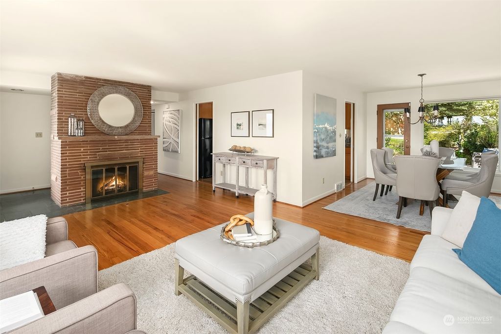 Photo of 7314 46th Avenue NE, Seattle, WA 98115 (MLS # 2217812)