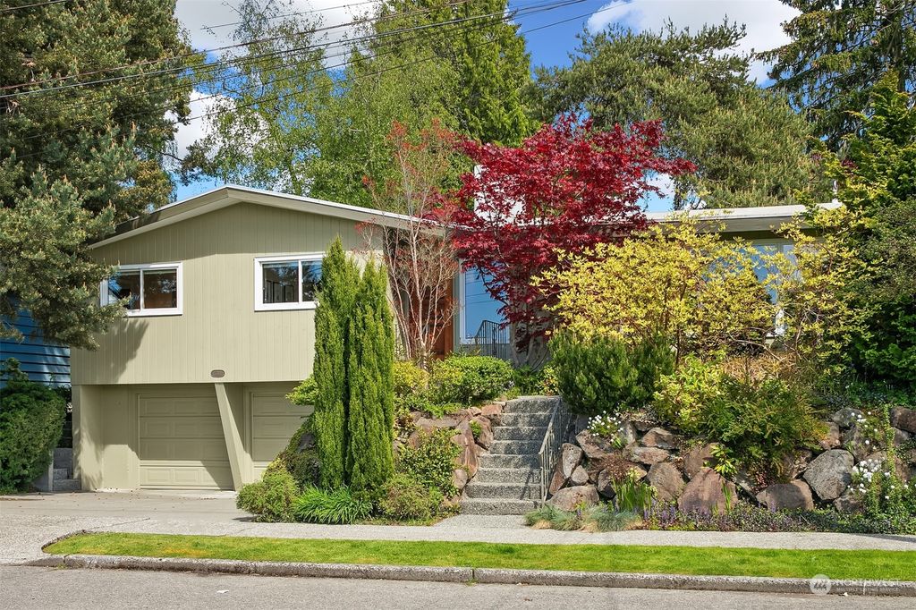 Photo of 7314 46th Avenue NE, Seattle, WA 98115 (MLS # 2217812)
