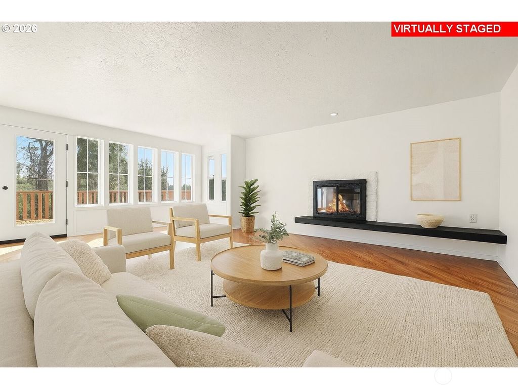 Photo of 1006 COWLITZ Way, Kelso, WA 98626 (MLS # 2483342)