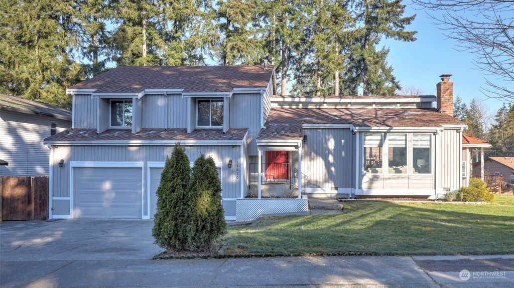 Photo of 17810 157th Avenue SE, Renton, WA 98058 (MLS # 2327002)