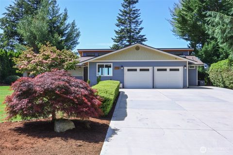 Photo of 7713 78th Loop NW, Olympia, WA 98502 (MLS # 2531971)