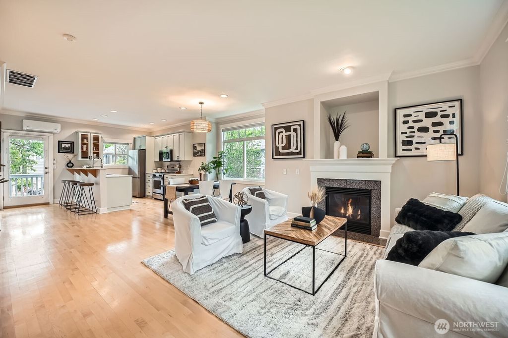 Photo of 613 21 Avenue, Seattle, WA 98122 (MLS # 2375765)