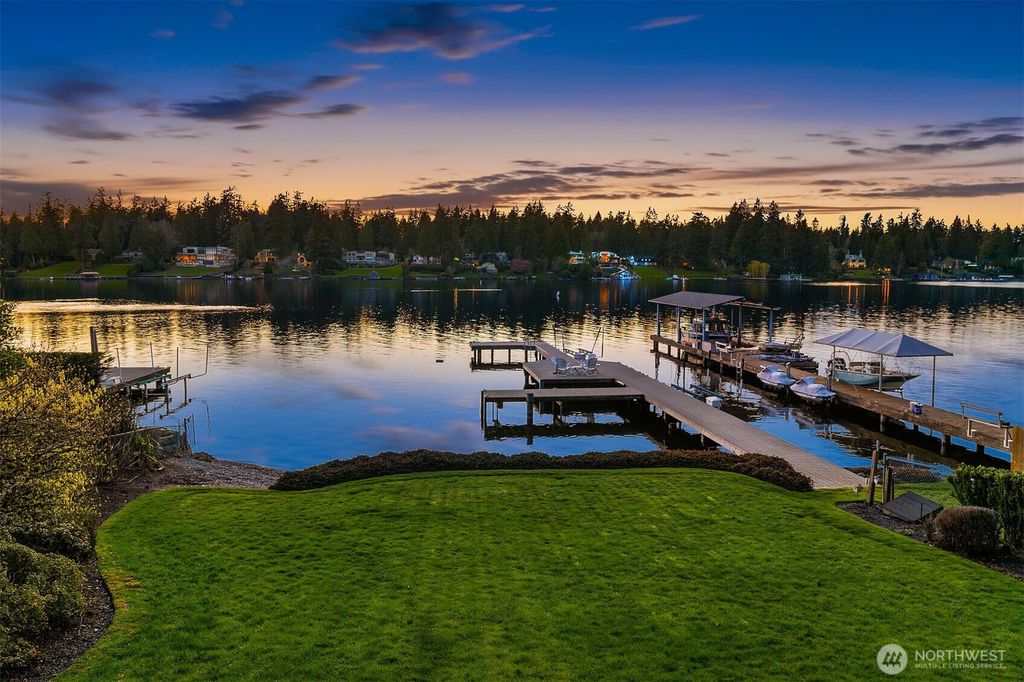 Photo of 8901 NE 36th Street, Yarrow Point, WA 98004 (MLS # 2484080)