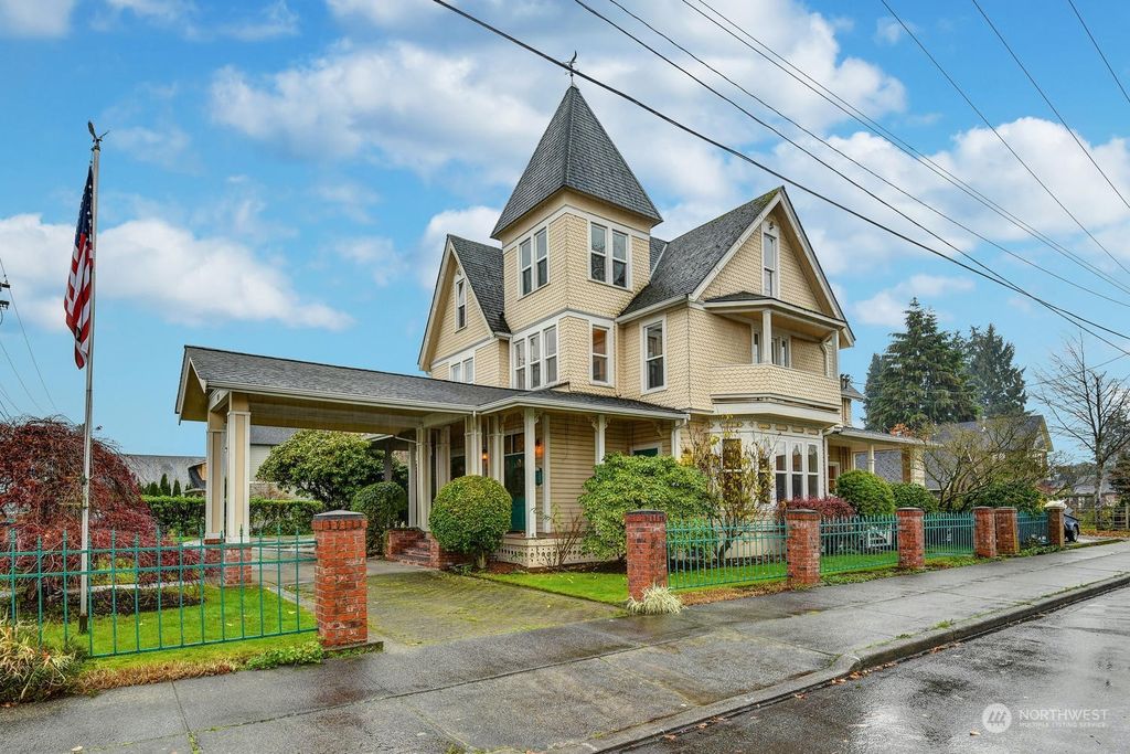 Photo of 119 Cedar Avenue, Snohomish, WA 98290 (MLS # 2308550)