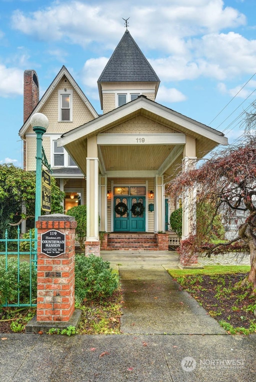 Photo of 119 Cedar Avenue, Snohomish, WA 98290 (MLS # 2308550)