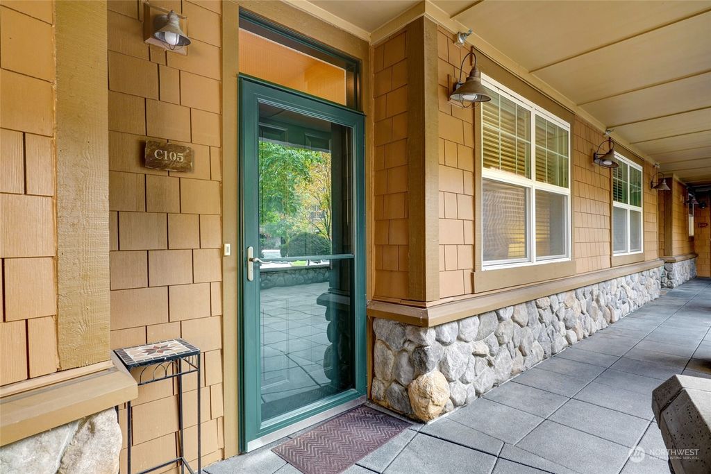Photo of 1000 Cabin Creek Lane SW #C-105, Issaquah, WA 98029 (MLS # 2286052)