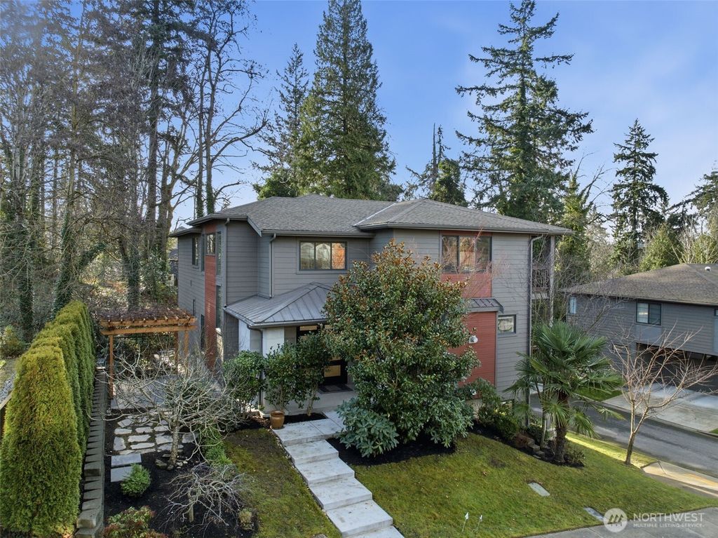 Photo of 11087 SE 62nd Place, Bellevue, WA 98006 (MLS # 2469762)