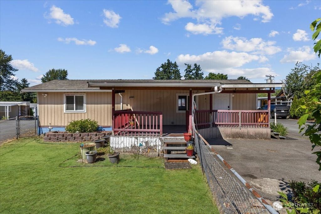 Photo of 7614 NE Bothell Way Way #11, Kenmore, WA 98028 (MLS # 2413553)