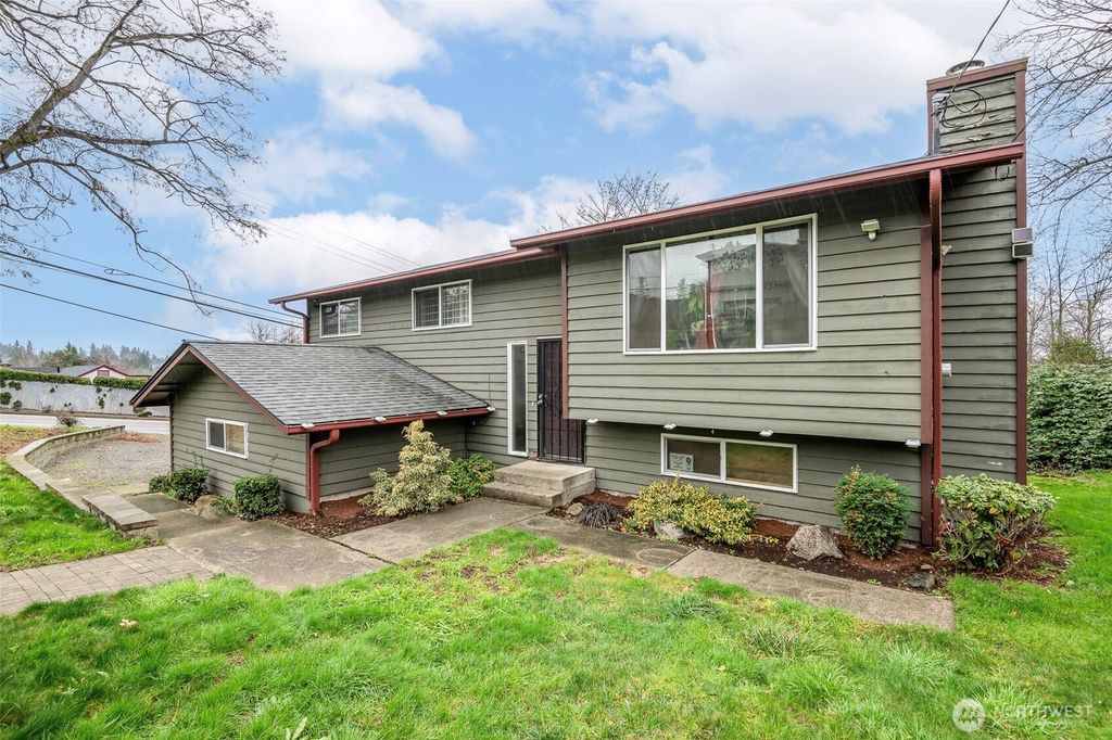 Photo of 707 Alvord Avenue N, Kent, WA 98031 (MLS # 2462893)