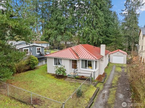 Photo of 1011 NE 180TH Street, Shoreline, WA 98155 (MLS # 2484234)