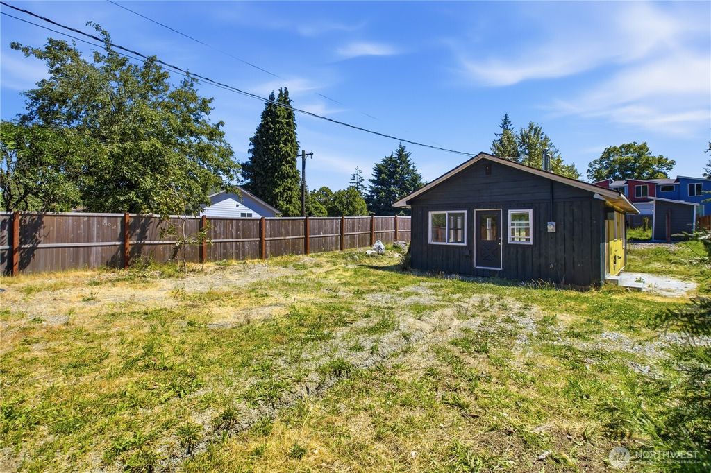 Photo of 11410 8th Avenue S, Burien, WA 98168 (MLS # 2542883)