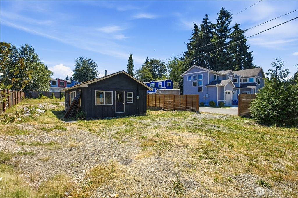 Photo of 11410 8th Avenue S, Burien, WA 98168 (MLS # 2542883)
