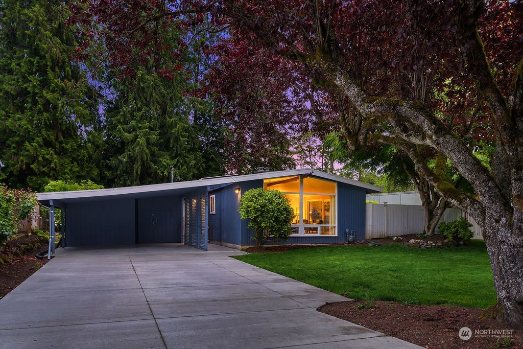 Photo of 6465 NE 154th Street, Kenmore, WA 98028 (MLS # 2244022)