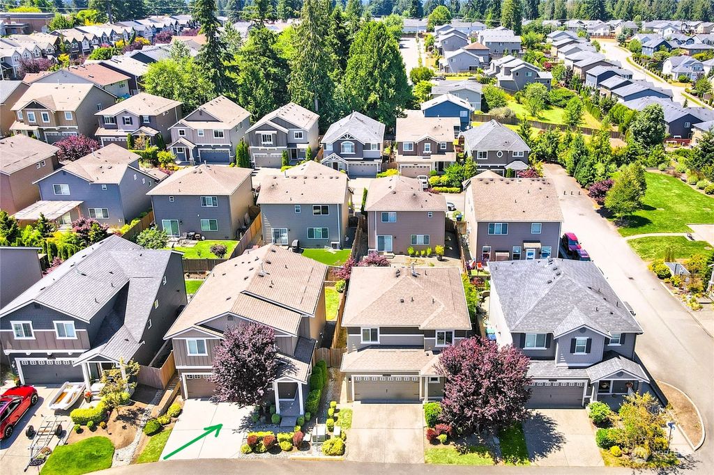 Photo of 20226 5th Avenue W, Lynnwood, WA 98036 (MLS # 2262292)