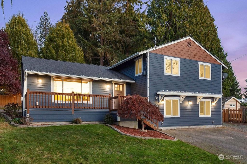 Photo of 20016 99th Place NE, Bothell, WA 98011 (MLS # 1998528)
