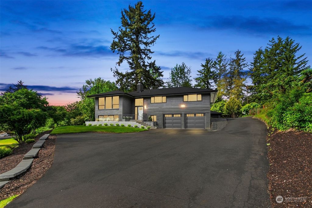Photo of 13212 SE 230th Street, Kent, WA 98042 (MLS # 2245170)