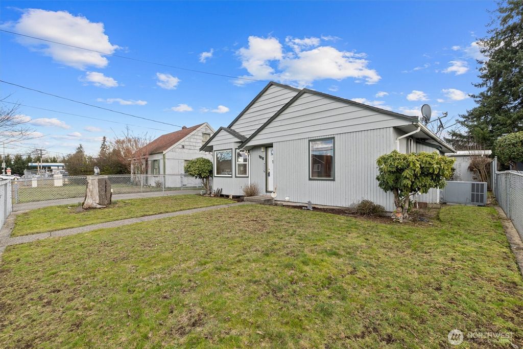 Photo of 1218 H Street, Auburn, WA 98002 (MLS # 2436835)